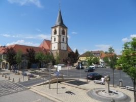 Ortskern Haßloch mit Christuskirche.JPG